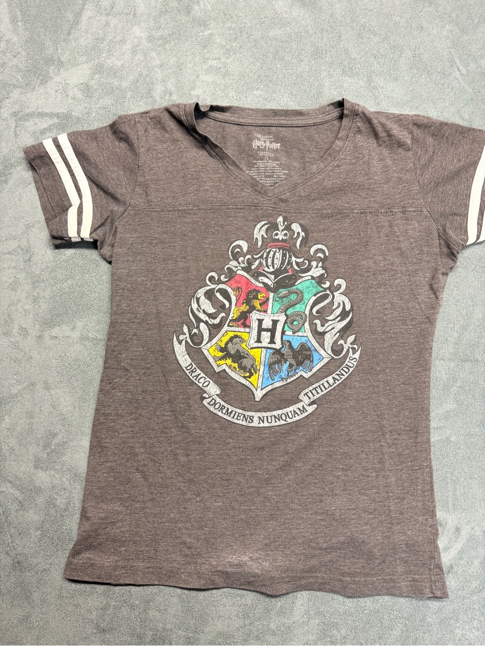 Harry Potter heathered grey V-Neck Hogwarts Crest Short Sleeve Tee
